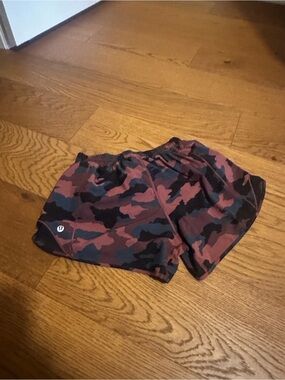 lululemon athletica Women's Camouflage Running Shorts in Burgundy and Black
